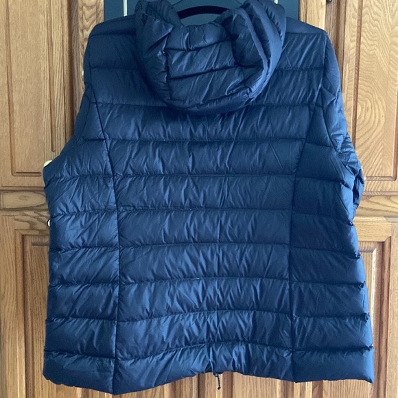 NWT Eddie Bauer Black Cirruslite Down Hooded Jacket Puffer - Picture 2 of 9